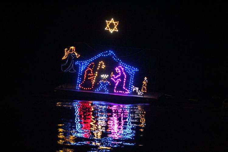 Christmas on the River in Demopolis draws good crowd despite rain