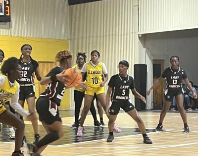 Ellwood Christian boys, girls beat Breakthrough Charter on senior day