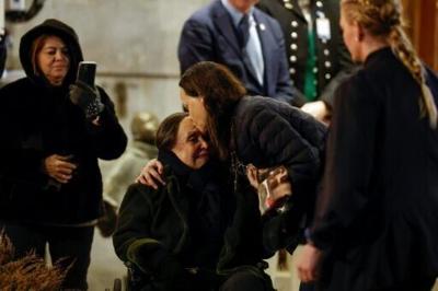 Nobel peace laureate Maria Corina Machado kisses her mother Corina Parisca Perez as she greets supporters in Oslo