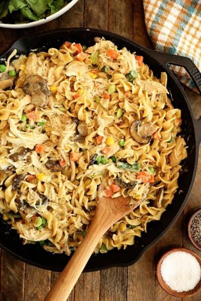 One-Pot Chicken Pot Pie Noodles
