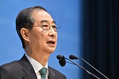 South Korea former PM launches presidential bid