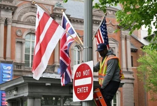 A four-day US visit by Britain's king and queen will go ahead despite the latest security scare targeting the US president
