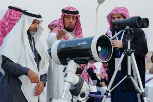 Shooting for the moon: the Saudi spotting teams that herald Ramadan