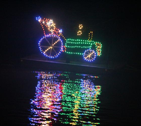 Christmas on the River in Demopolis draws good crowd despite rain