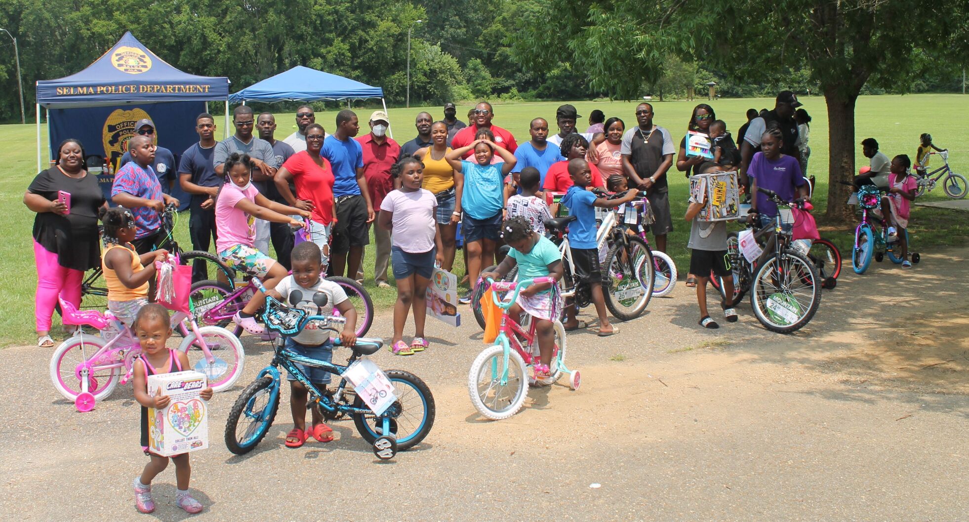 Selma police give bikes during community outreach event Saturday