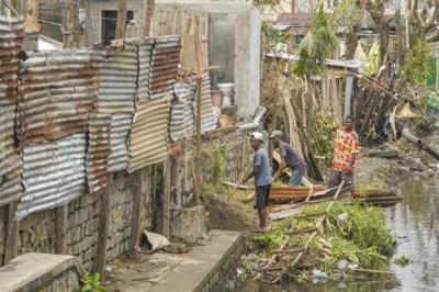 There were still widespread cuts to the power and water supplies