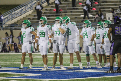 Cubs looking to sideline for play call.png