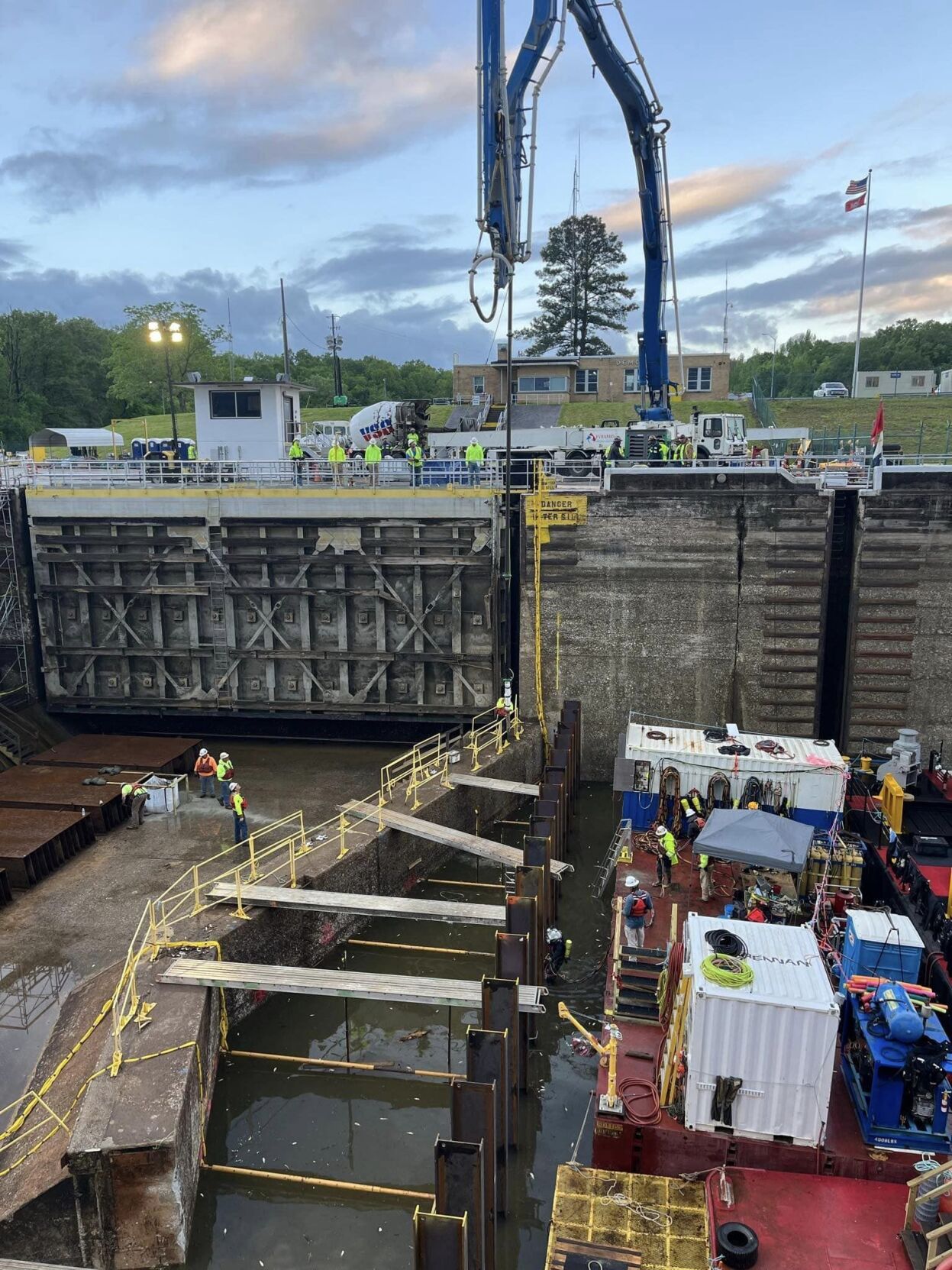 Demopolis lock repairs