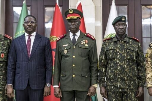 General Horta N'Tam (C) urged the new government to combat drug trafficking