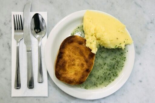 UK pie 'n' mash fans seek protected status for Cockney classic