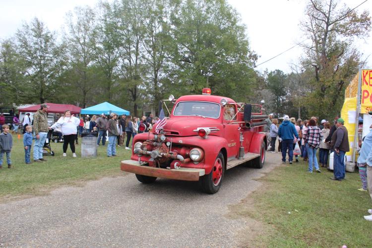 Fans of antique tractors, cars flock to Orrville for annual VFD fundraiser