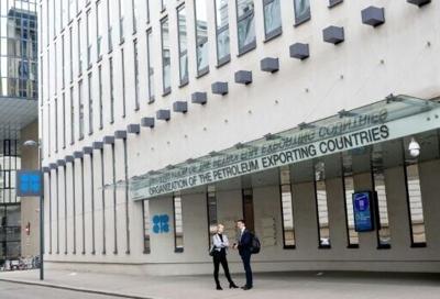 Eight OPEC+ alliance members move toward output hike at meeting