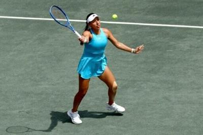 Jessica Pegula stayed on course to defend her WTA Charleston Open crown after reaching the final with another three-set victory