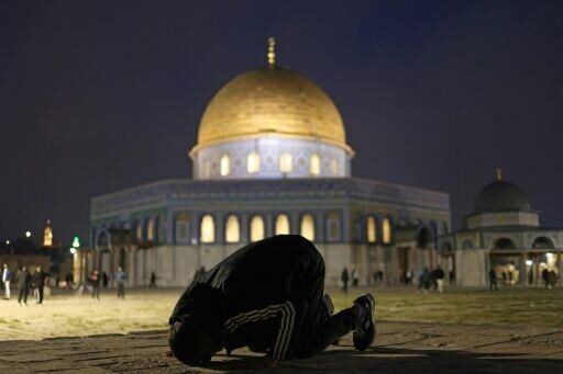For the first time in 41 days, Muslim worshippers returned to Al-Aqsa Mosque