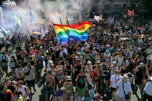 Thousands of Argentines march in defense of diversity