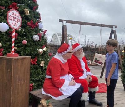 Selma rings in Christmas