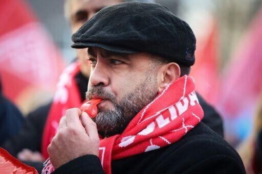 Tens of thousands strike at Volkswagen's Germany plants