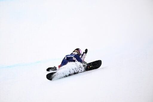 Chloe Kim crashed on her second run of the Olympic women's halfpipe final and saw the gold medal slip away