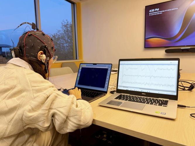 Earbuds can be used to monitor brain health, according to new research