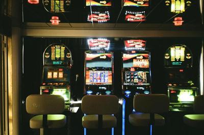 Gaming slot machines