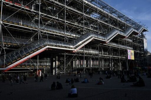 Art lovers mob Paris's Pompidou Centre ahead of five-year closure