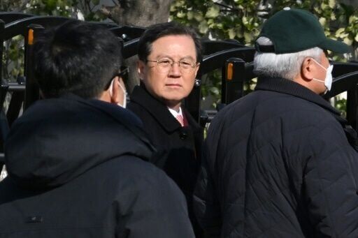 South Korean investigators abandon arrest of President Yoon