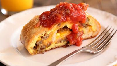 Recipe: Easy Breakfast Stromboli