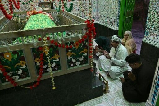 In a Pakistan desert town, Holi and Ramadan come together