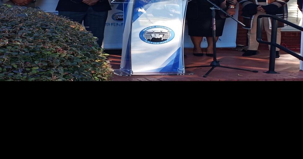 Selma officials celebrate 500K grant to plan renovation of GWC Homes