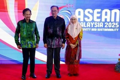 Brunei sultan in KL hospital for 'fatigue'