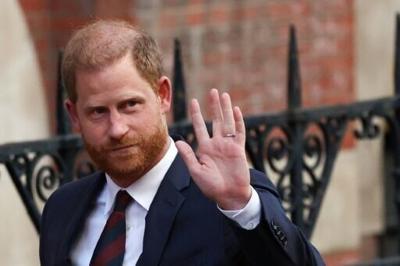 Prince Harry says he would 'love' to reconcile with family