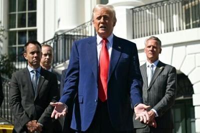 US senators ask SEC for Trump insider trading probe