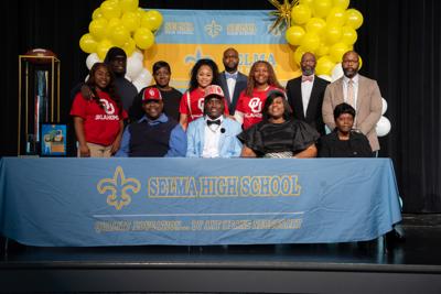 Kristan Moore signs to play with Oklahoma Sooners