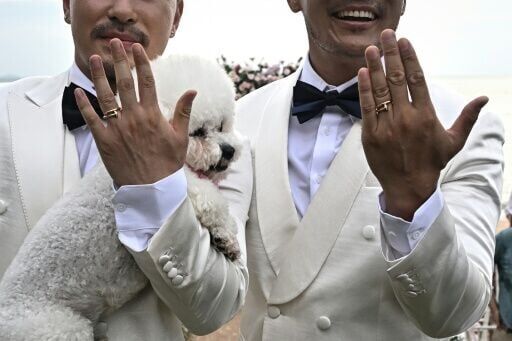 Gay Chinese couple fulfil wedding dream in 'freer' Thailand