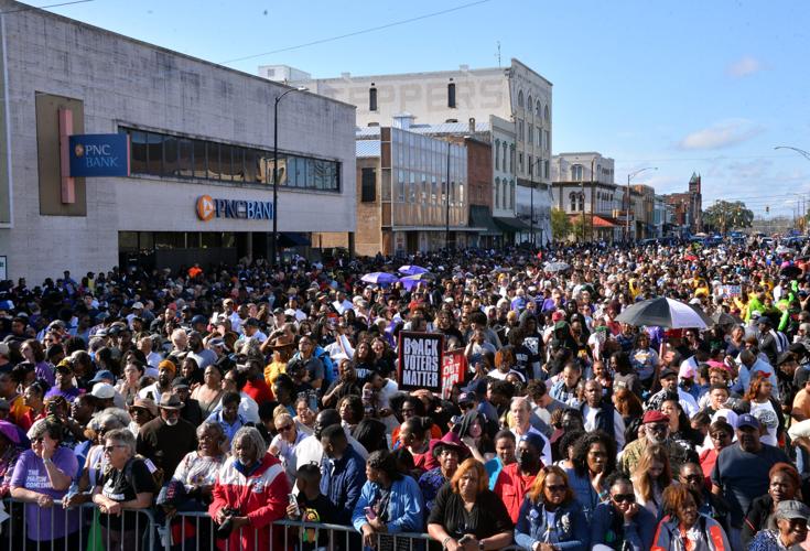 Bridge Crossing Jubilee draws thousands to Selma to see VP Harris