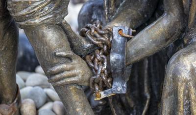 Slave statue from ADN