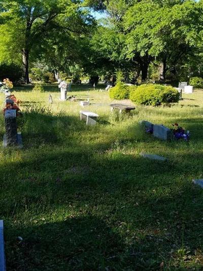 Selma residents organize to clean cemeteries as city layoffs drag on