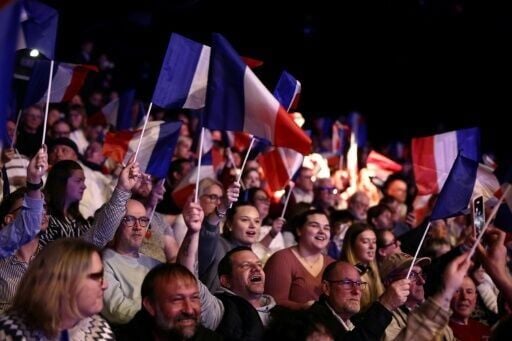 France's far right and hard left established a stronger local footprint