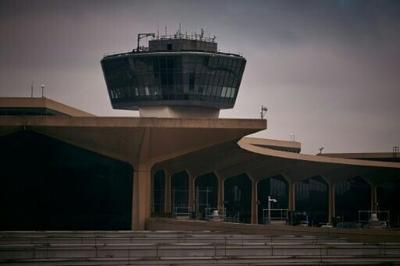 US safety officials slow operations at Newark airport after outage