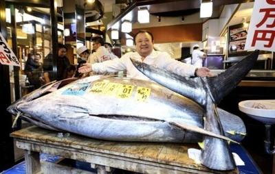 'Tuna King' Kiyoshi Kimura stumped up a record $3.2 million for the hefty bluefin tuna