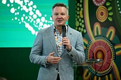 Australia and Turkey both wanted to host next year's climate summit and unless one withdrew its bid, both would have missed out.