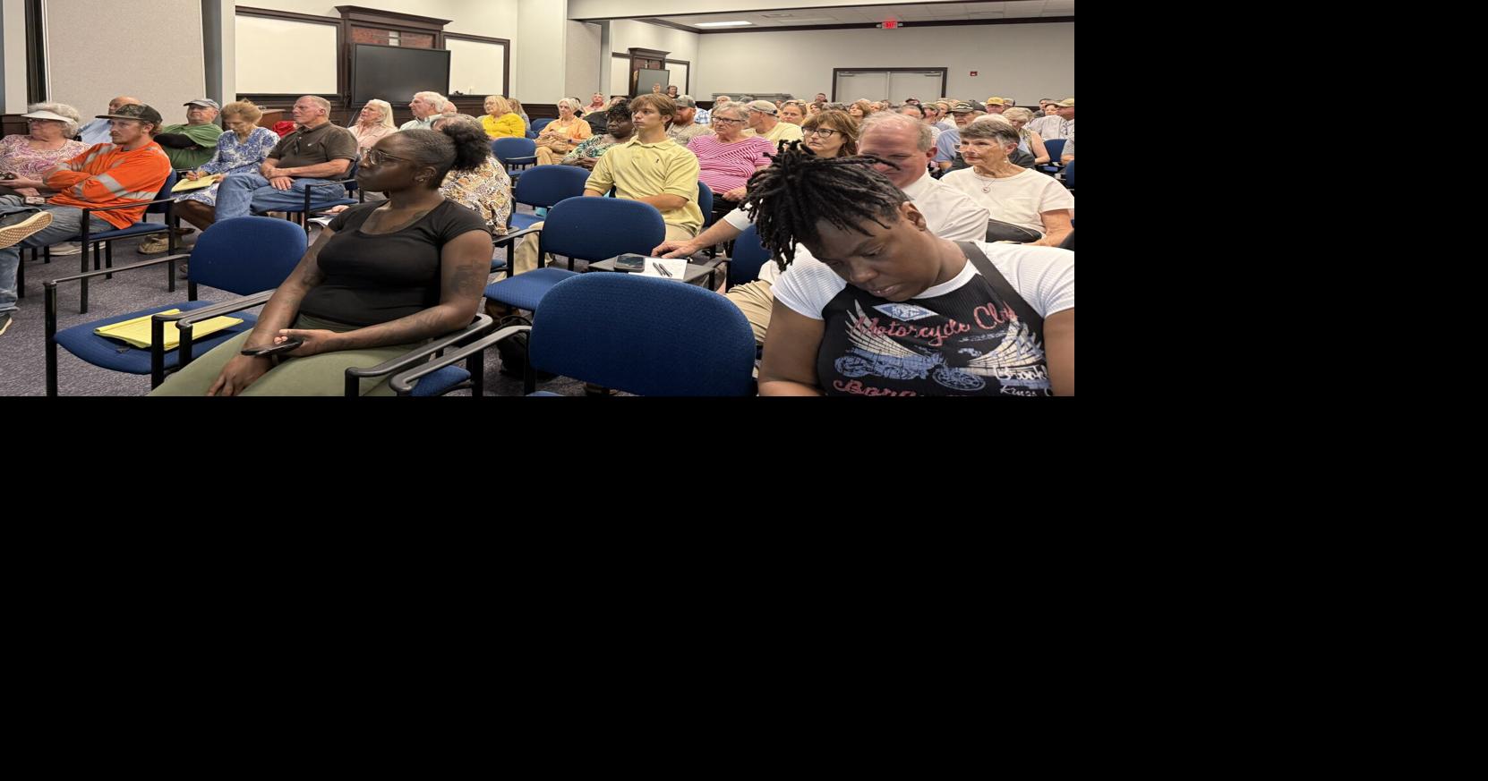 Community forum draws 100 residents seeking answers on proposed Black Belt data centers