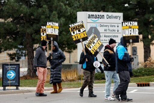 Thousands of US Amazon staff strike days before Christmas