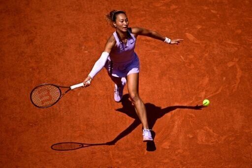 Swiatek and Sabalenka set up French Open semi-final clash as Alcaraz sweeps through