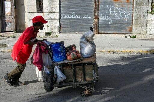 'You need to be happy': graffiti encourages Cuban self-reflection