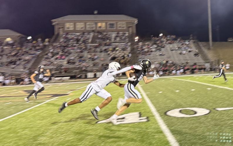 Demopolis tackling football