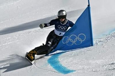 Czech snowboard star Ester Ledecka has failed in her bid for a third straight gold in the women's parallel giant slalom