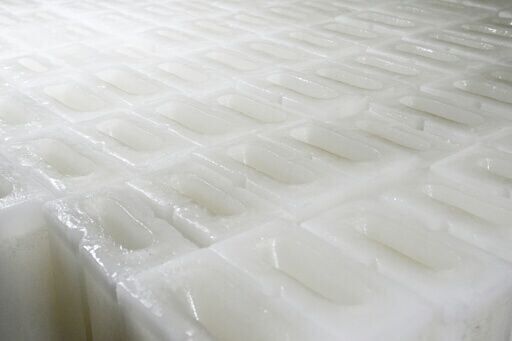 China heatwaves boost ice factory sales