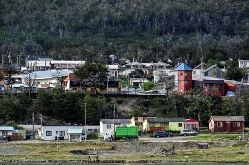 Major offshore quake causes tsunami scare in Chile, Argentina