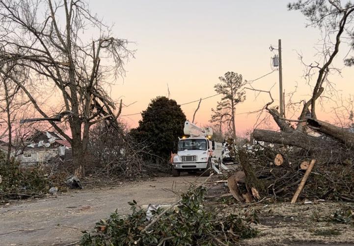 About 1,200 linemen working to restore power to county; 2,000 still in the dark as of Sunday afternoon